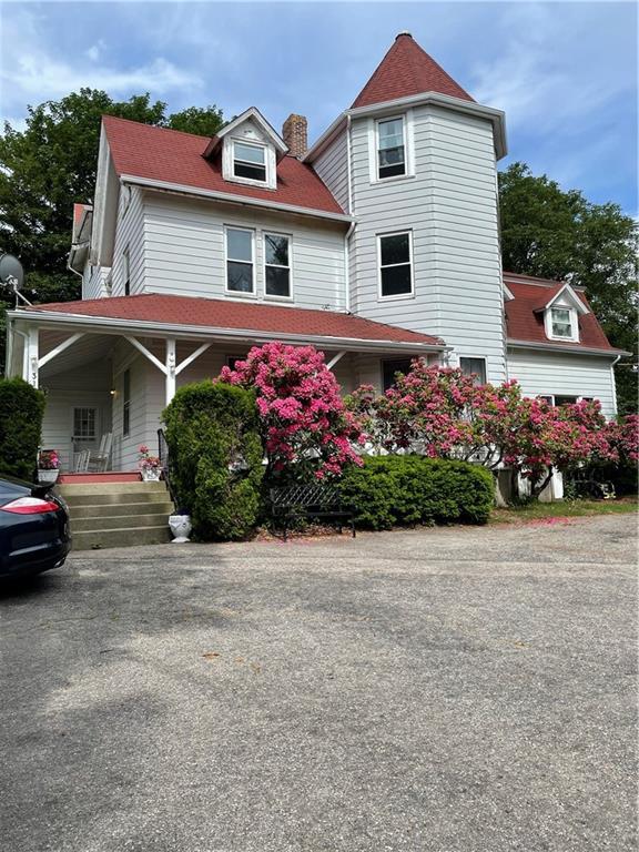 313 Berkeley Ave Unit 3, Middletown, RI 02842 Apartment for Rent in