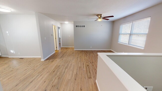 Building Photo - 1301 Cynthia St