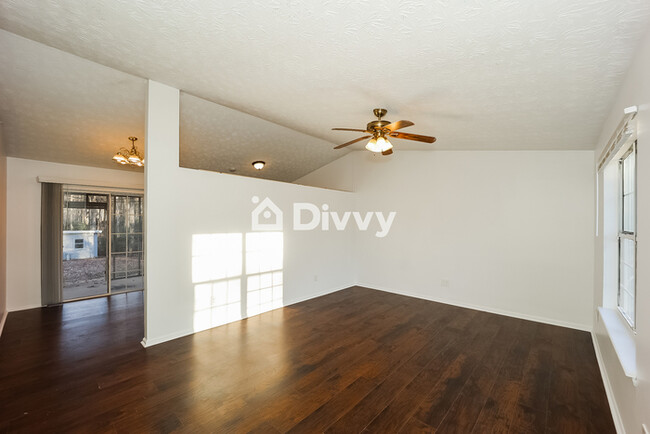 Building Photo - 10304 Briarbay Loop