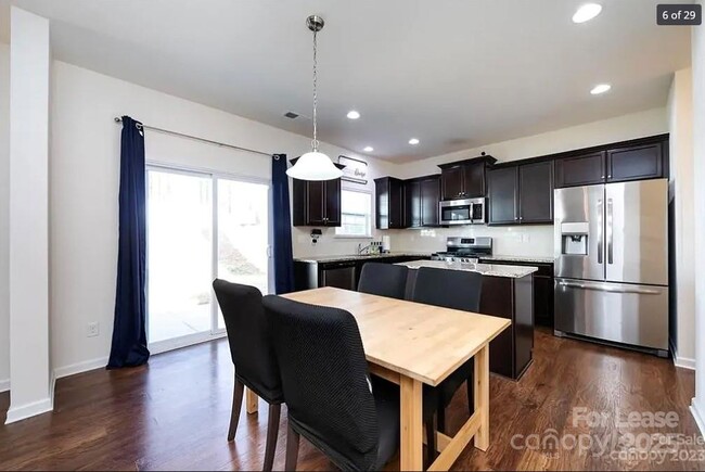 Foto del edificio - 10516 Bradstreet Commons Way