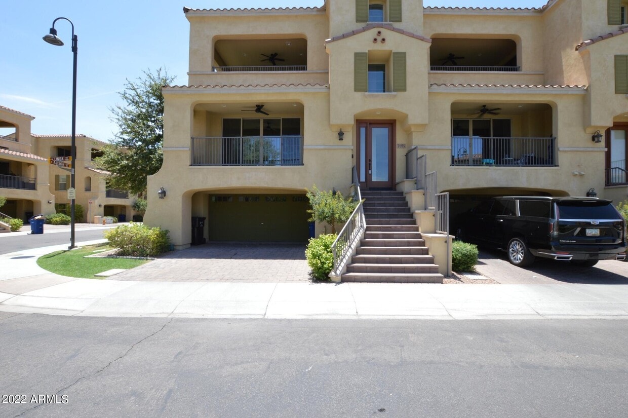 Primary Photo - 7055 W Linda Ln