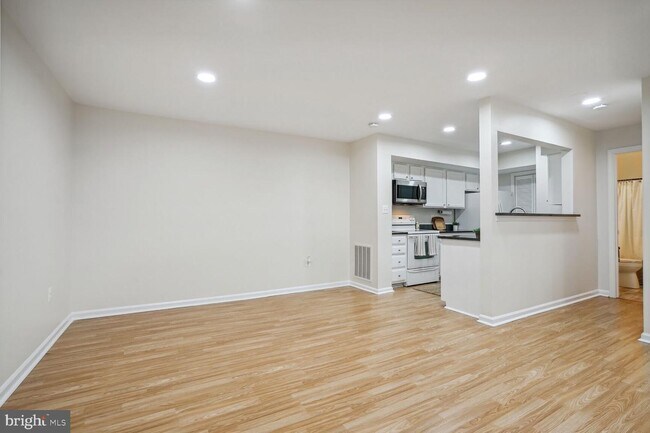 Foto del edificio - 13106 Shadyside Ln