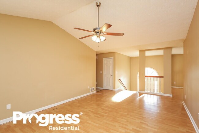 Building Photo - 560 Allen's Landing Dr SE