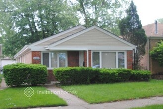 Building Photo - 10115 S California Ave