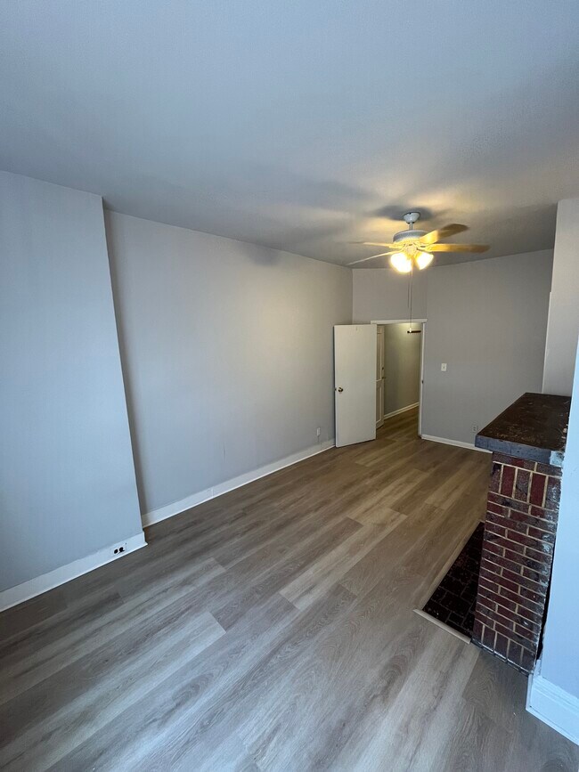Dormitorio delantero - 118 S Washington St