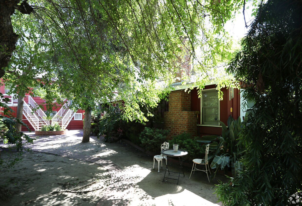 Building Photo - 3834-3842 1/2 Sawtelle Blvd