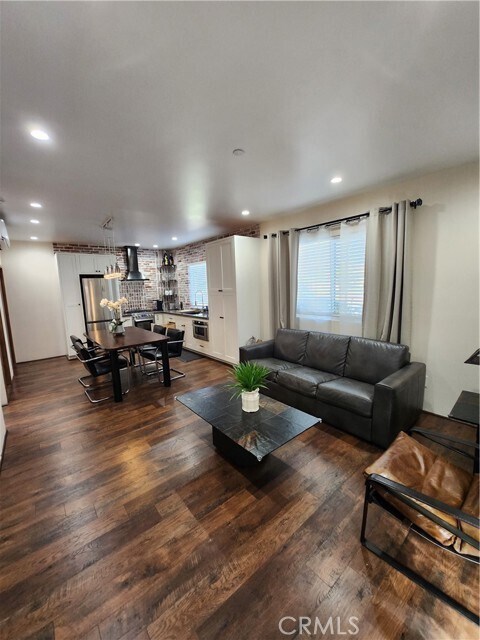 Foto principal - 5045 Orrville Ave