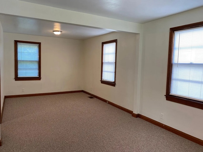 Photo - Charming 2 Bed / 1 Bath Cape Cod in Camp T... House