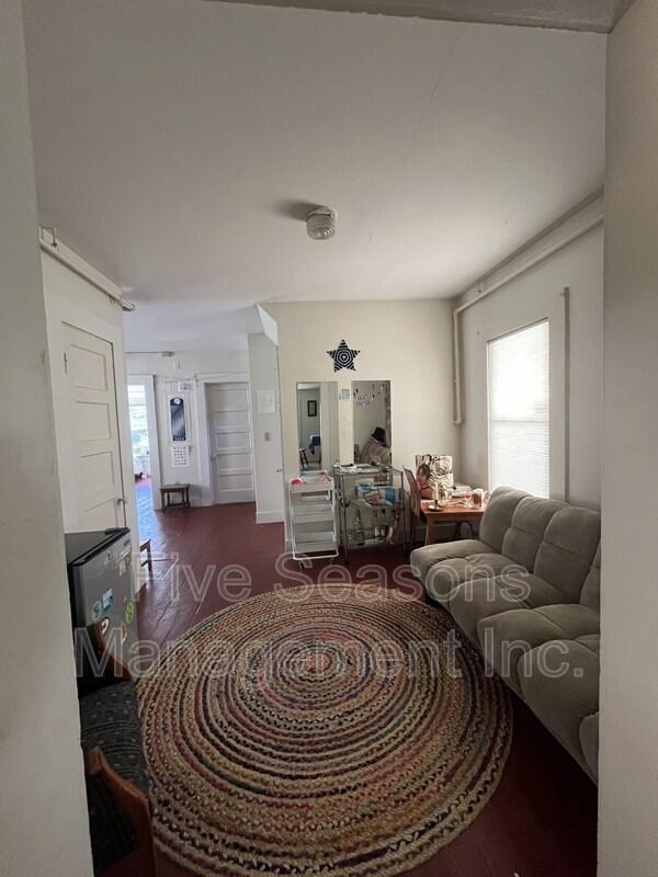 Foto del edificio - 80-80.5-805 N Willard St