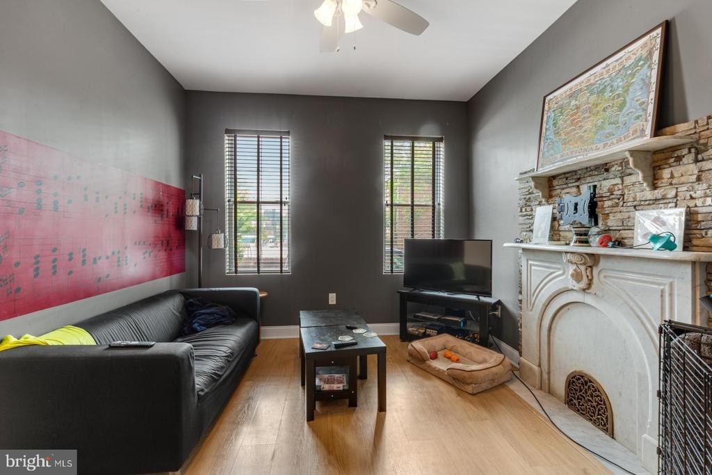 Foto principal - 803 Cameron St