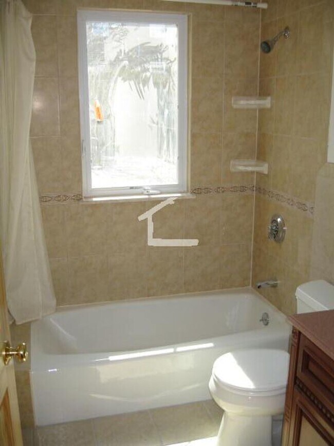 Foto del edificio - Great Deal! 3 Bed Available Now