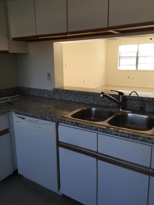 Building Photo - 6654 Villa Sonrisa Dr