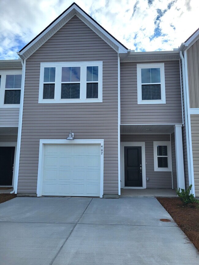 Foto del edificio - "Brand New 3-Bed Home with 2.5 Baths on Tiliwa Street – Your Summerville Sanctuary Awaits!"