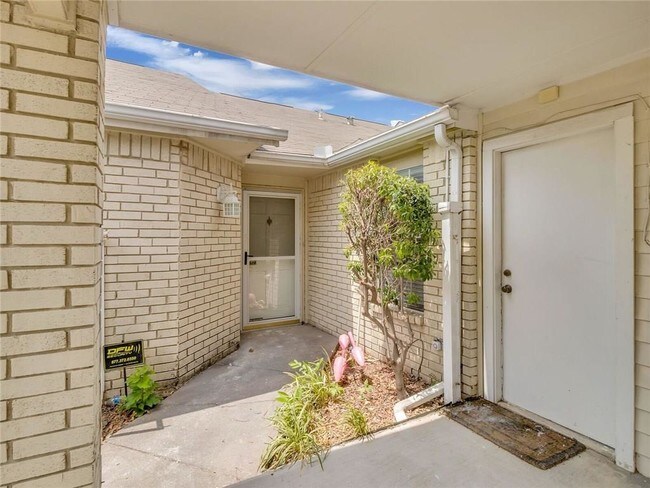 Building Photo - 5529 Stoney Glen Dr