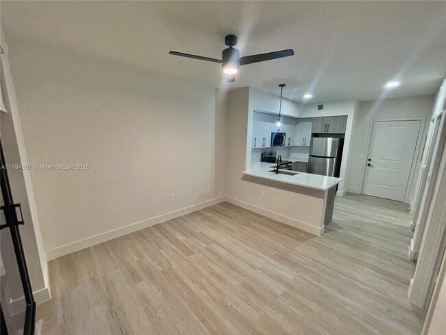 Foto del edificio - 18412 Homestead Ave