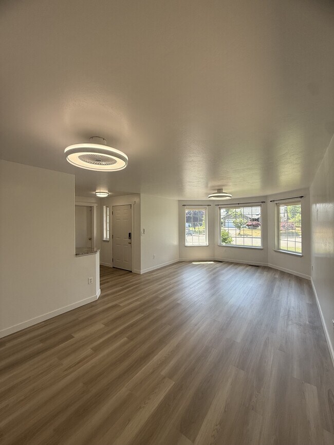 Foto del edificio - 6128 Thornbury Ct SE
