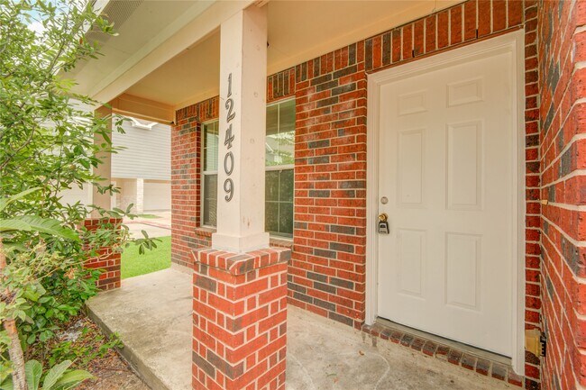 Building Photo - 12409 Urban Dale Ct