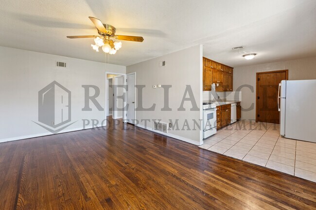 Foto del edificio - 3026 S Vine St