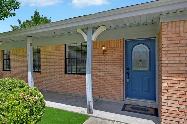 Building Photo - 206 Ron Cir