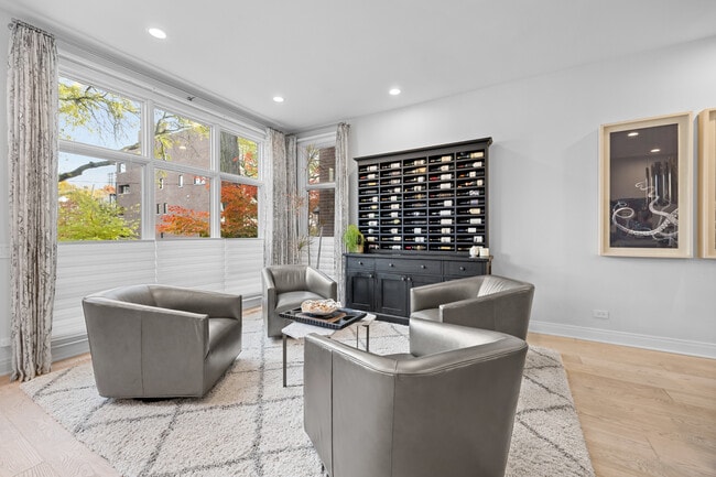 Foto del edificio - 1852 N Mohawk St