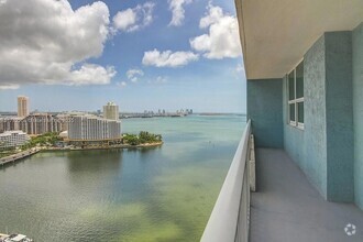 Building Photo - 1111 Brickell Bay Dr