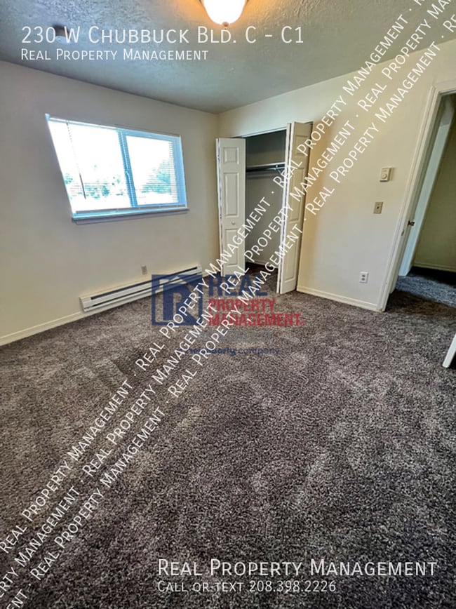 Building Photo - 230 W Chubbuck Rd