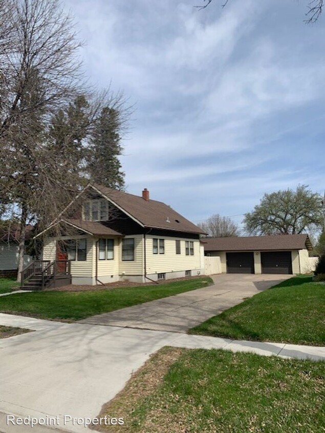 Primary Photo - 3 br, 2.5 bath House - 141 Elm St