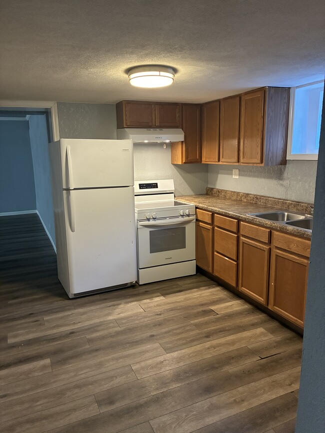 Building Photo - 501 W Columbia Ter