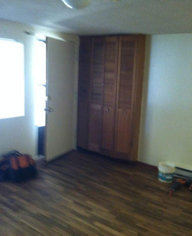 Interior Photo - 503 N Parkway Ave