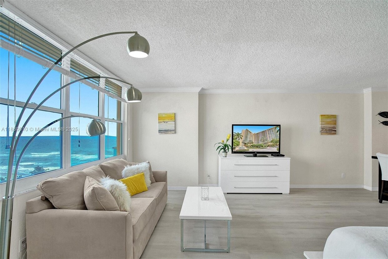 Primary Photo - 2501 S Ocean Dr