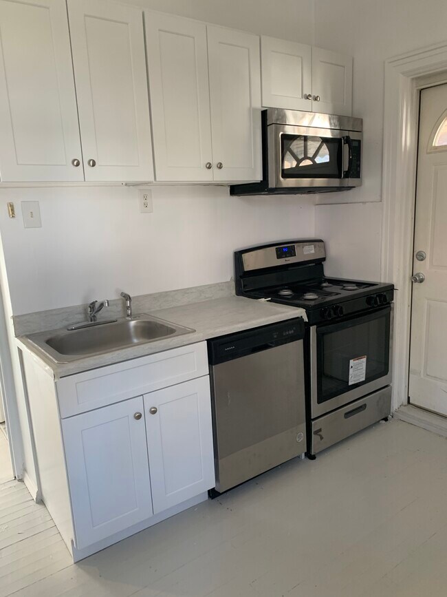 Building Photo - 3137 Zulette Ave