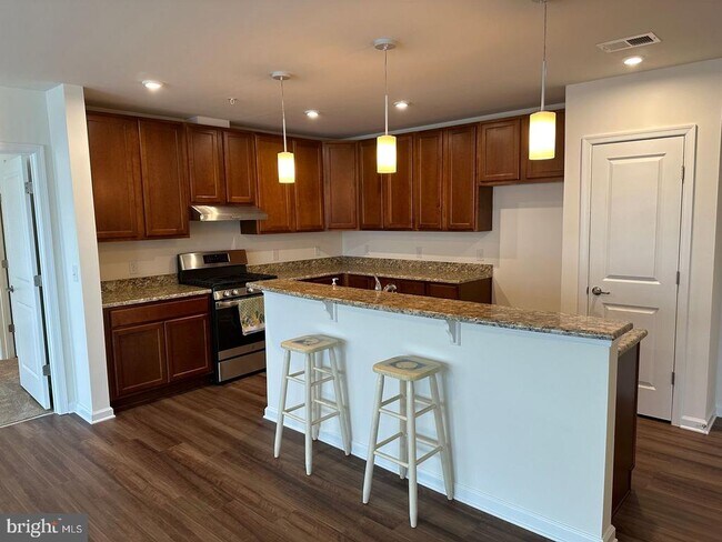 Building Photo - 26140 Port Ln
