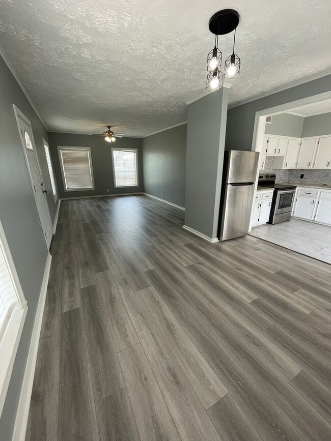 Building Photo - Gorgeous home for rent! ALL BILLS INCLUDED!!!