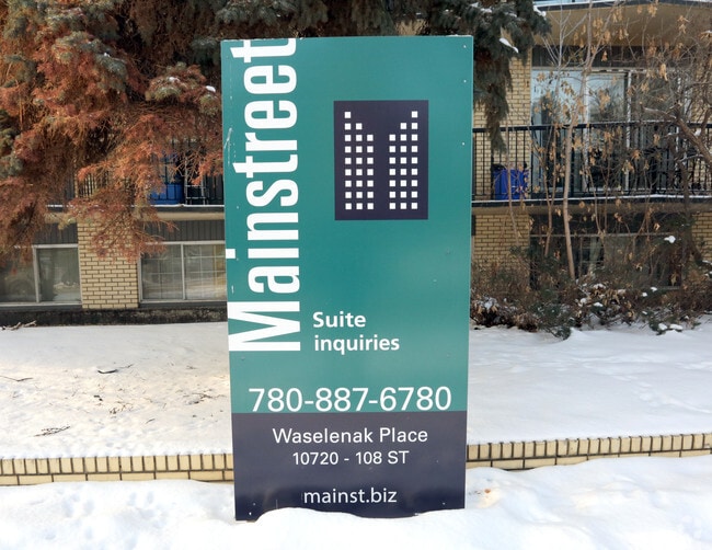 Building Photo - Waselenak Place