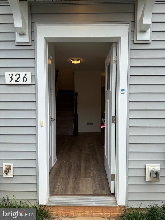Building Photo - 326 Avon Dr