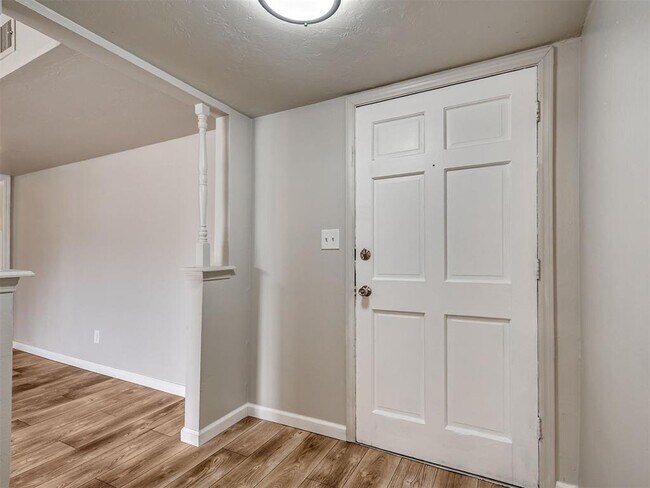 Foto del edificio - 1725 E Lindsey St