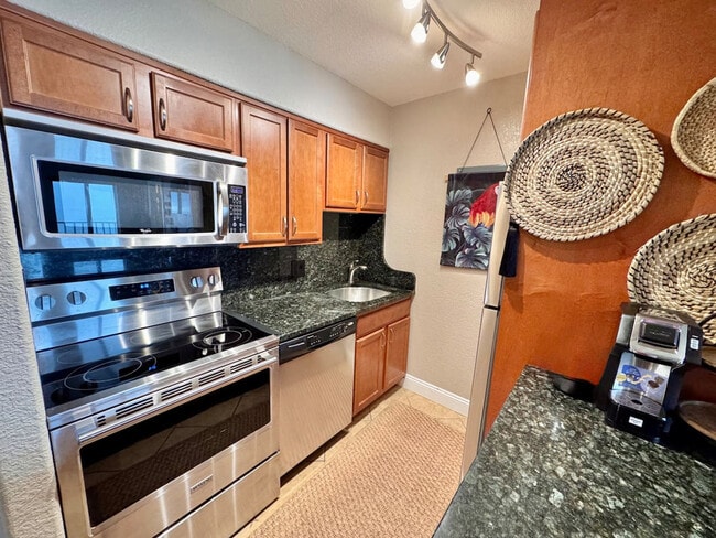 Building Photo - 215 Atlantic Ave