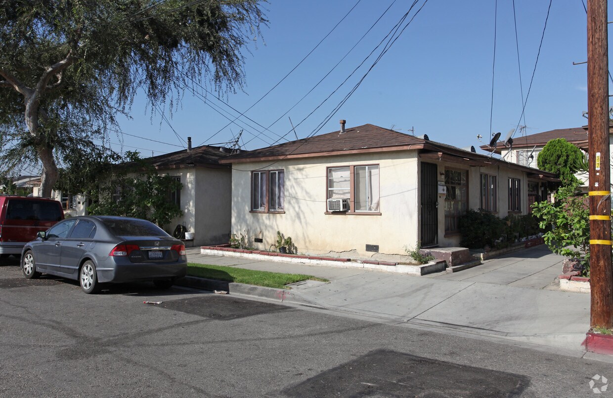 Building Photo - 6015-6021 Otis Ave