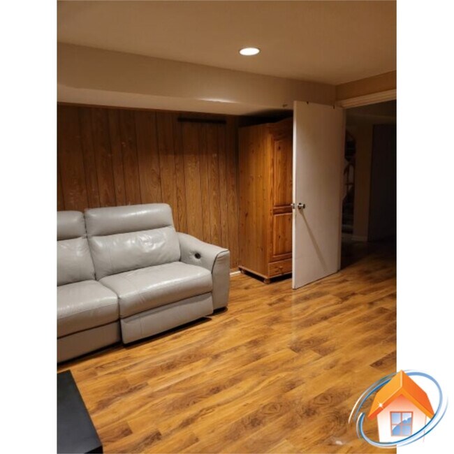 Photo du bâtiment - 24 Cliffwood Rd