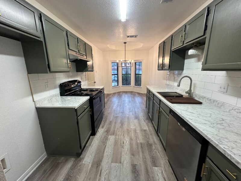 Foto del edificio - 2604 Lazy Ridge Dr