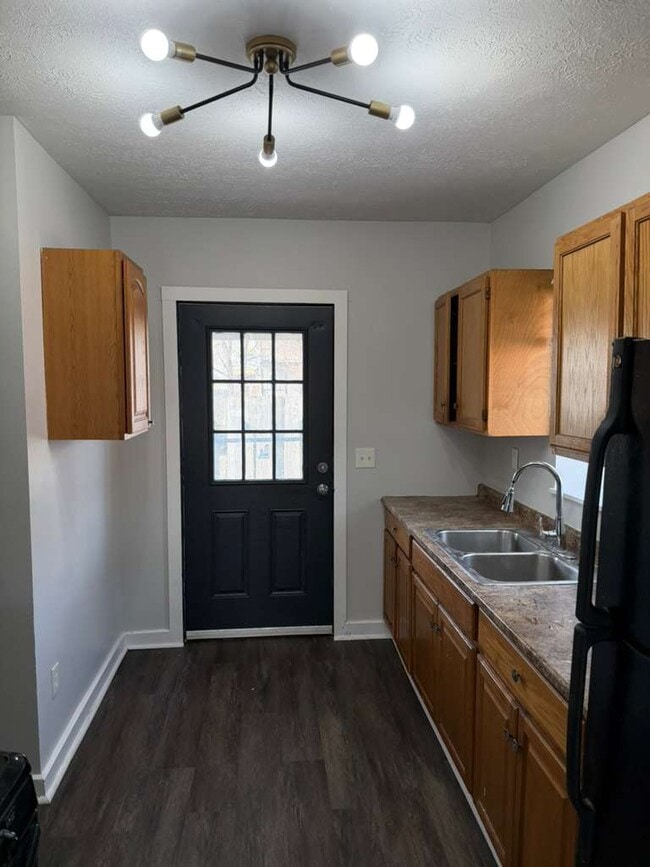 Building Photo - 3028 W 104th St