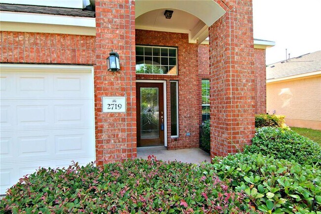Building Photo - 2719 Tumbling River Dr