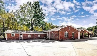 Primary Photo - 2717 Friendly Ave