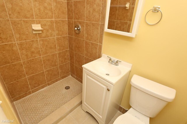 Building Photo - 3 br, 2 bath House - 15 SW 8th Court