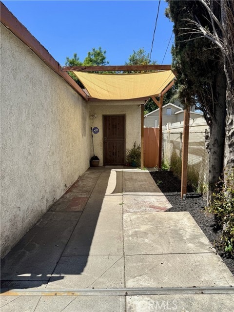 Building Photo - 819 N Pasadena Ave