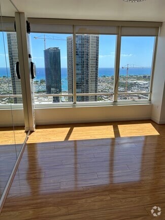 Building Photo - 1009 Kapiolani Blvd
