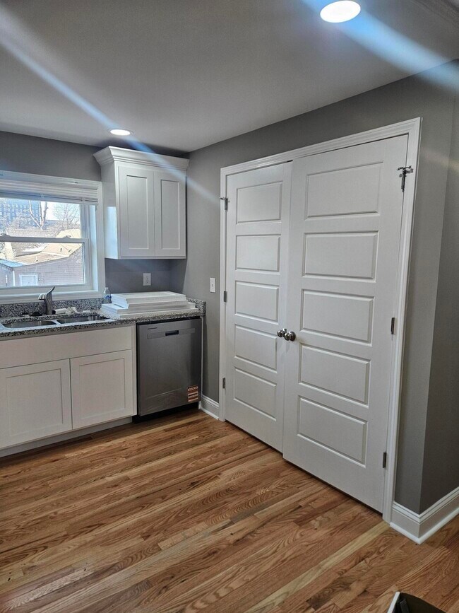 Foto del edificio - 402 Gunn St