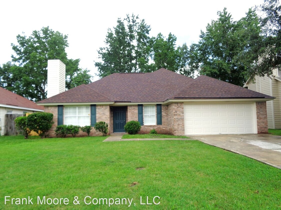 Primary Photo - 3 br, 2 bath House - 10 St. Ives Drive