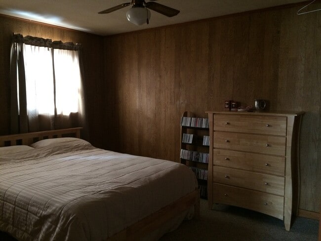 Building Photo - 1251 Newport Rd