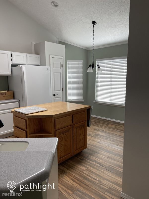 Foto del edificio - 4 br, 2 bath House - 5404 Roanoke Ave NW UNIT
